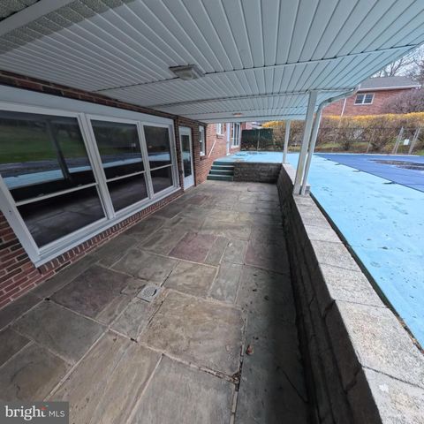 2057 MAHANTONGO ST, Pottsville, PA 17901