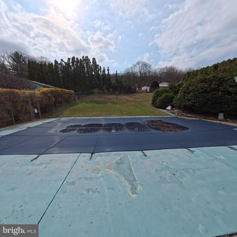 2057 MAHANTONGO ST, Pottsville, PA 17901