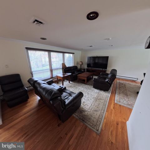 2057 MAHANTONGO ST, Pottsville, PA 17901