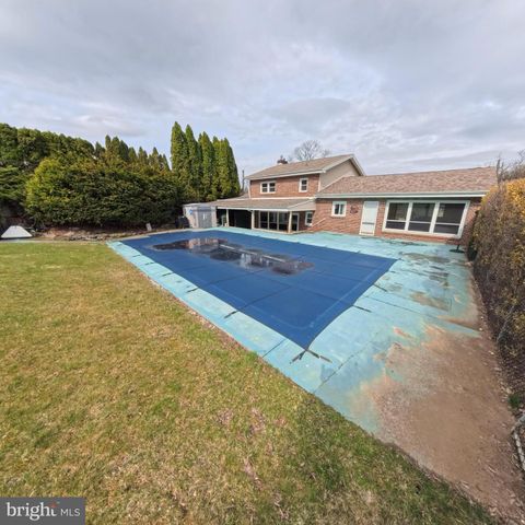 2057 MAHANTONGO ST, Pottsville, PA 17901