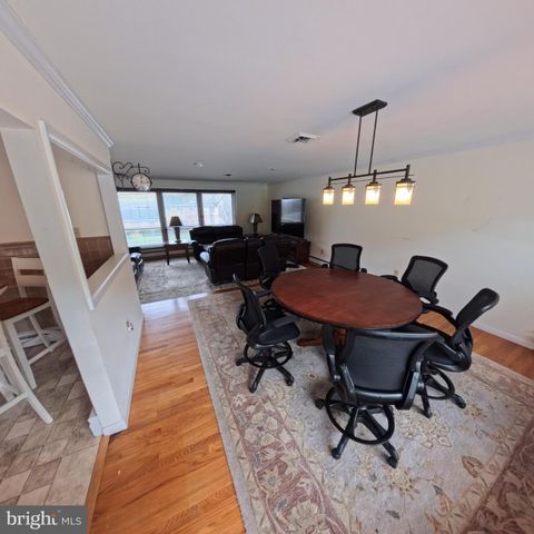 2057 MAHANTONGO ST, Pottsville, PA 17901