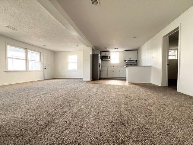 5815 Snyder Avenue, Des Moines, IA 50322