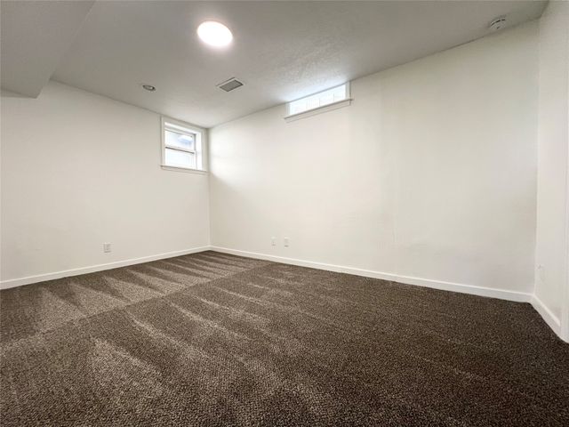 5815 Snyder Avenue, Des Moines, IA 50322