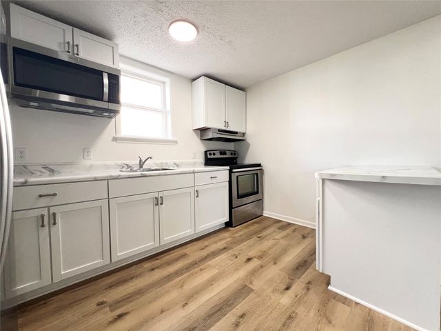 5815 Snyder Avenue, Des Moines, IA 50322