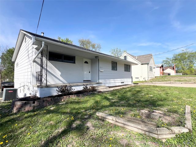 5815 Snyder Avenue, Des Moines, IA 50322