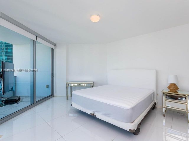 200 Biscayne Boulevard Way 3102, Miami, FL 33131