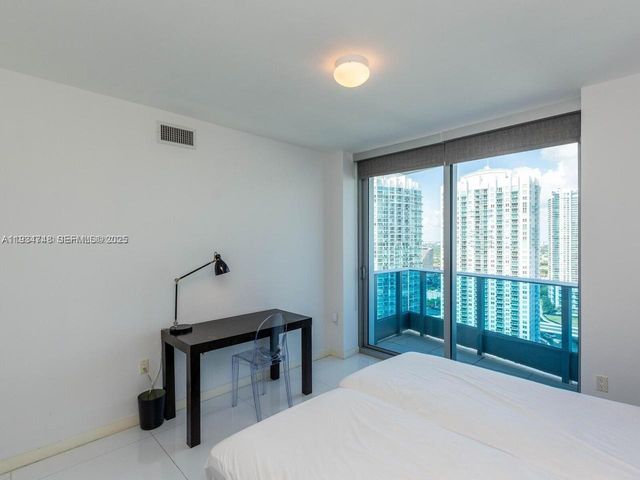 200 Biscayne Boulevard Way 3102, Miami, FL 33131
