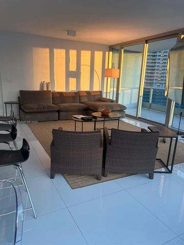 200 Biscayne Boulevard Way 3102, Miami, FL 33131