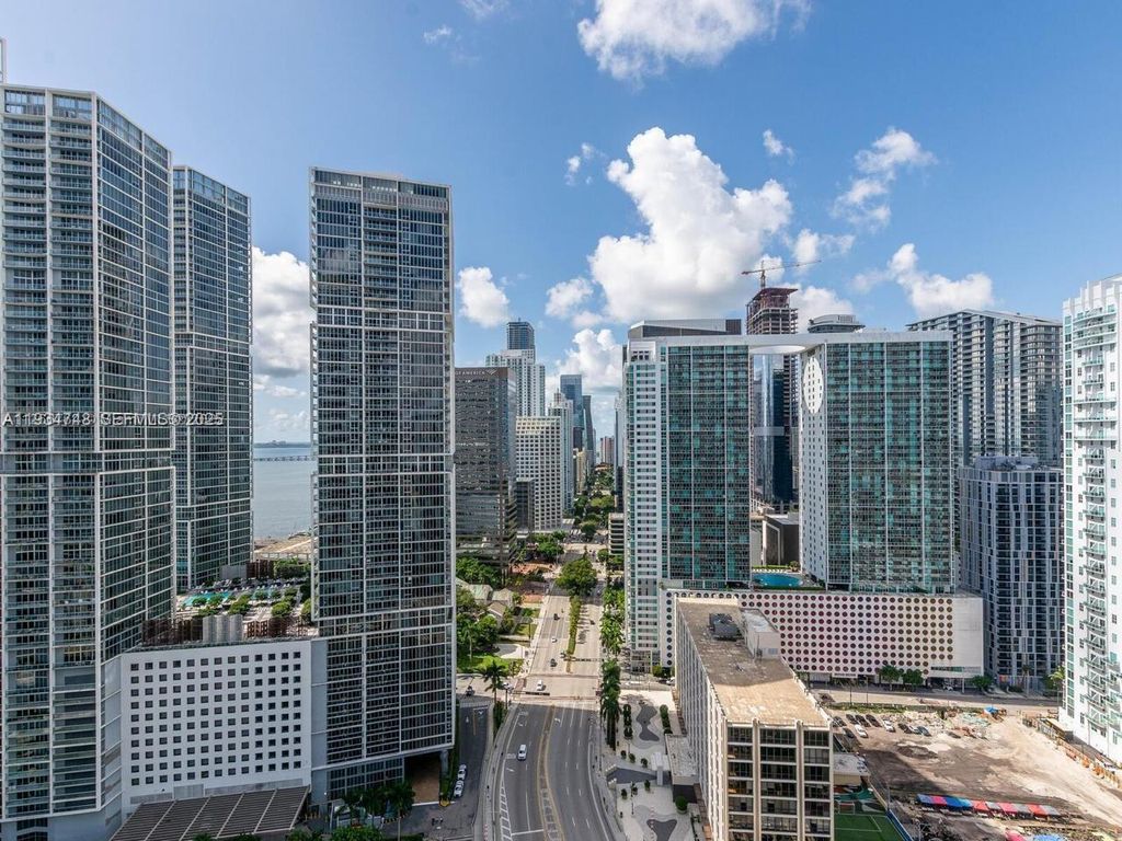 200 Biscayne Boulevard Way 3102, Miami, FL 33131