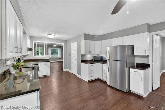 38152 Hixford Place, Westland, MI 48185