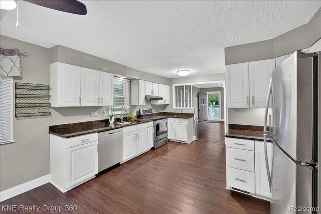 38152 Hixford Place, Westland, MI 48185