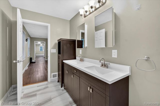 38152 Hixford Place, Westland, MI 48185