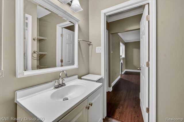 38152 Hixford Place, Westland, MI 48185