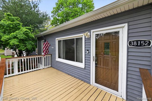 38152 Hixford Place, Westland, MI 48185