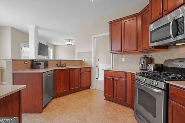 735 Stillrock Drive SW, Atlanta, GA 30331