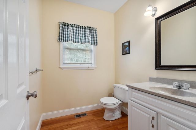 21 Edinburgh Road, Windham, NH 03087