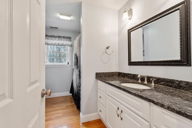 21 Edinburgh Road, Windham, NH 03087