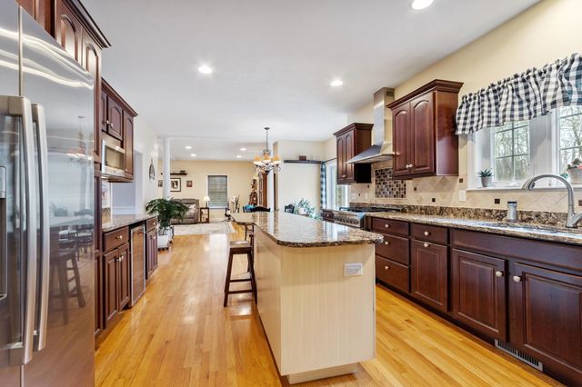 21 Edinburgh Road, Windham, NH 03087