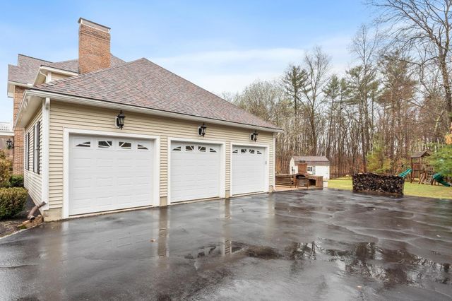 21 Edinburgh Road, Windham, NH 03087