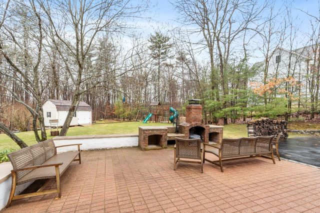 21 Edinburgh Road, Windham, NH 03087