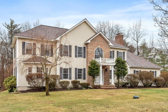 21 Edinburgh Road, Windham, NH 03087