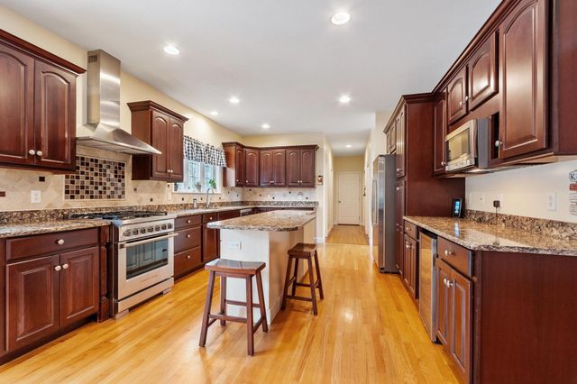 21 Edinburgh Road, Windham, NH 03087
