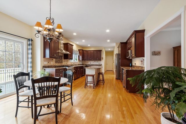21 Edinburgh Road, Windham, NH 03087