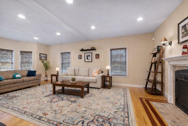21 Edinburgh Road, Windham, NH 03087