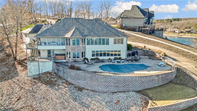 86 Stonehaven Drive, Bella Vista, AR 72715