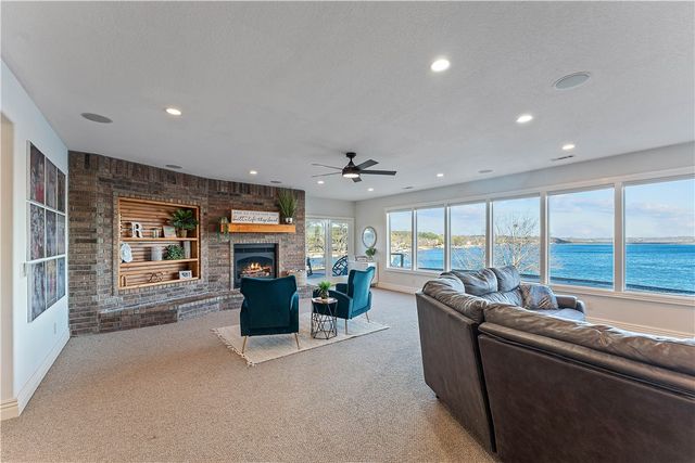 86 Stonehaven Drive, Bella Vista, AR 72715