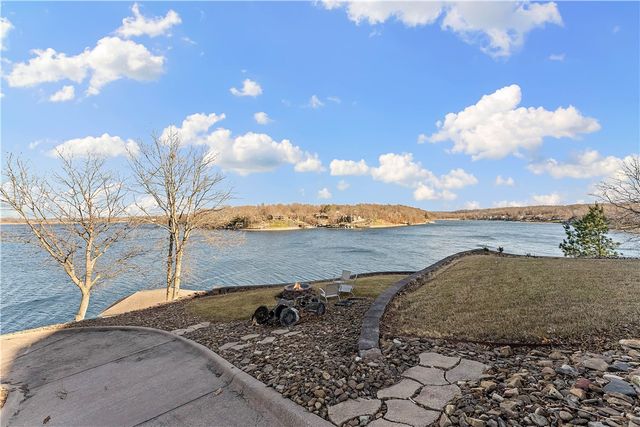 86 Stonehaven Drive, Bella Vista, AR 72715