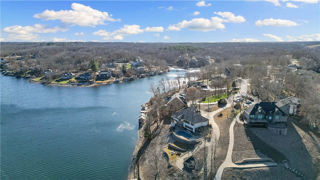 86 Stonehaven Drive, Bella Vista, AR 72715