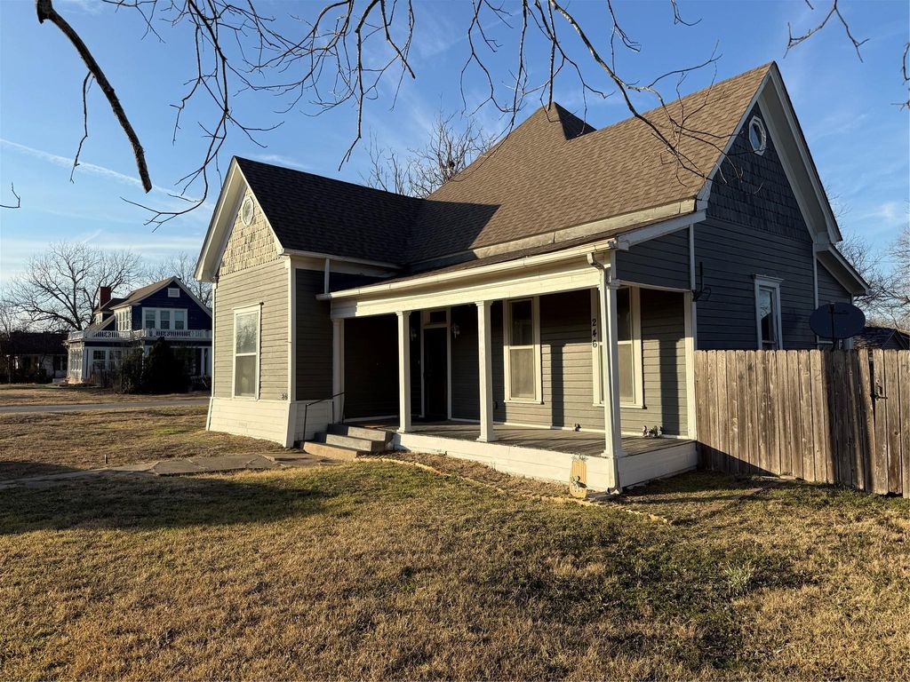 246 W Clark ST, Bartlett, TX 76511