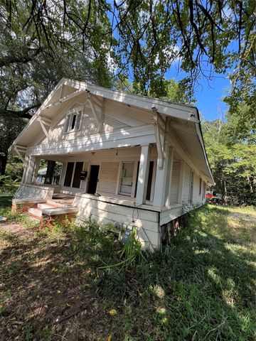 684 5th Street NW, Paris, TX 75460