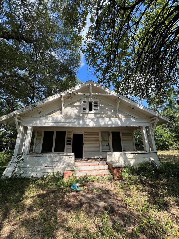 684 5th Street NW, Paris, TX 75460