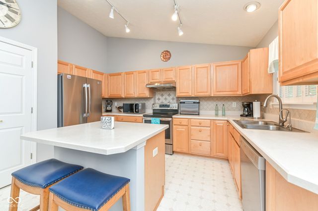 10463 Becker Court, Fishers, IN 46038