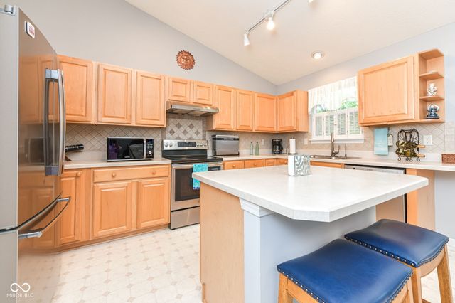 10463 Becker Court, Fishers, IN 46038