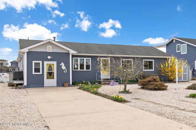 179 William Cook Boulevard, Manahawkin, NJ 08050