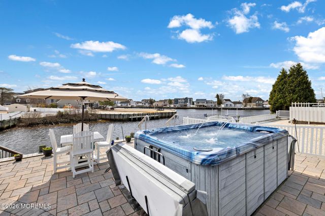 179 William Cook Boulevard, Manahawkin, NJ 08050