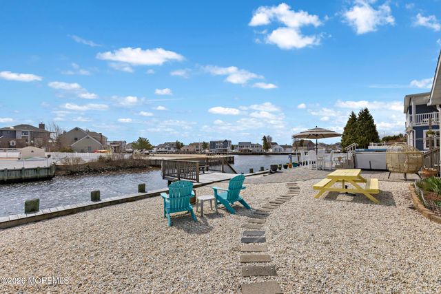 179 William Cook Boulevard, Manahawkin, NJ 08050