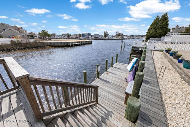 179 William Cook Boulevard, Manahawkin, NJ 08050