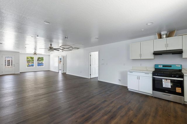 1312 Carrey Avenue, Madera, CA 93638
