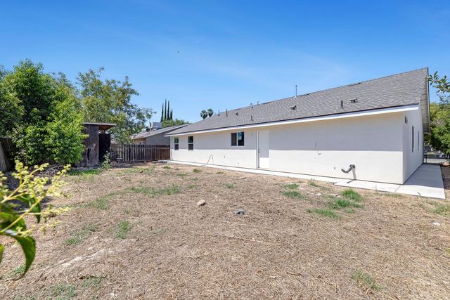 1312 Carrey Avenue, Madera, CA 93638