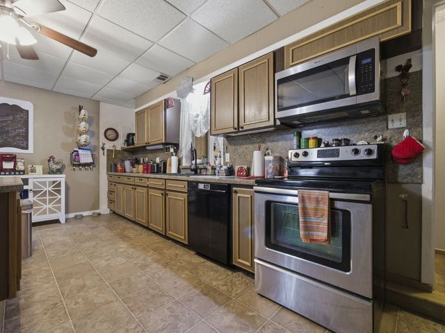 157 Ocean Drive, Gun Barrel City, TX 75156