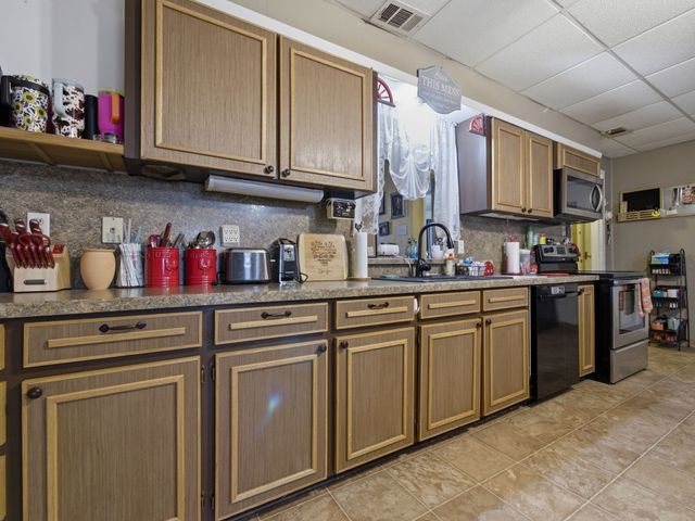 157 Ocean Drive, Gun Barrel City, TX 75156