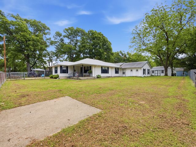 157 Ocean Drive, Gun Barrel City, TX 75156