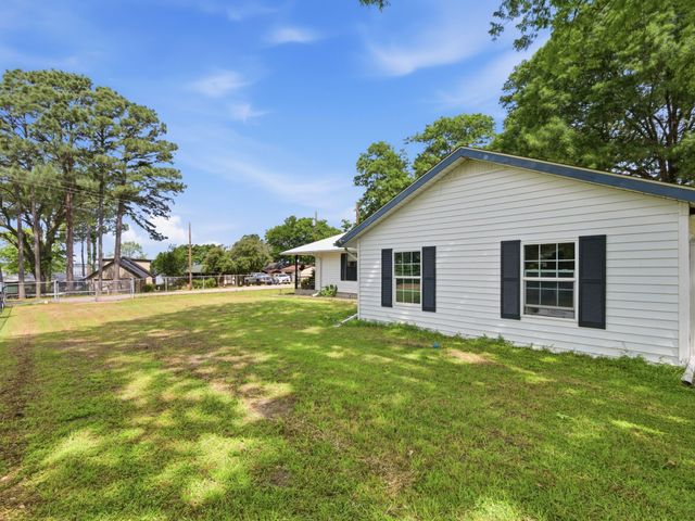 157 Ocean Drive, Gun Barrel City, TX 75156