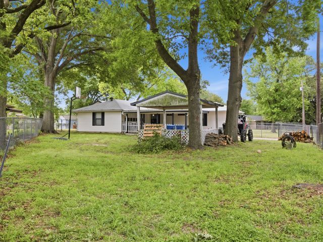 157 Ocean Drive, Gun Barrel City, TX 75156