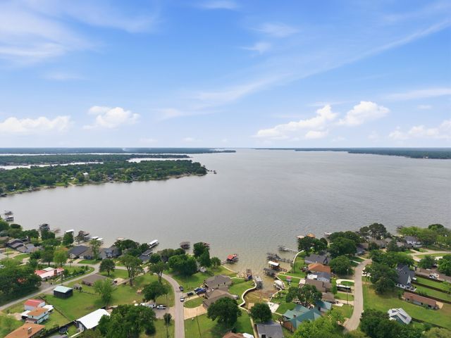 157 Ocean Drive, Gun Barrel City, TX 75156