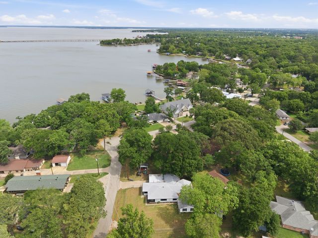 157 Ocean Drive, Gun Barrel City, TX 75156